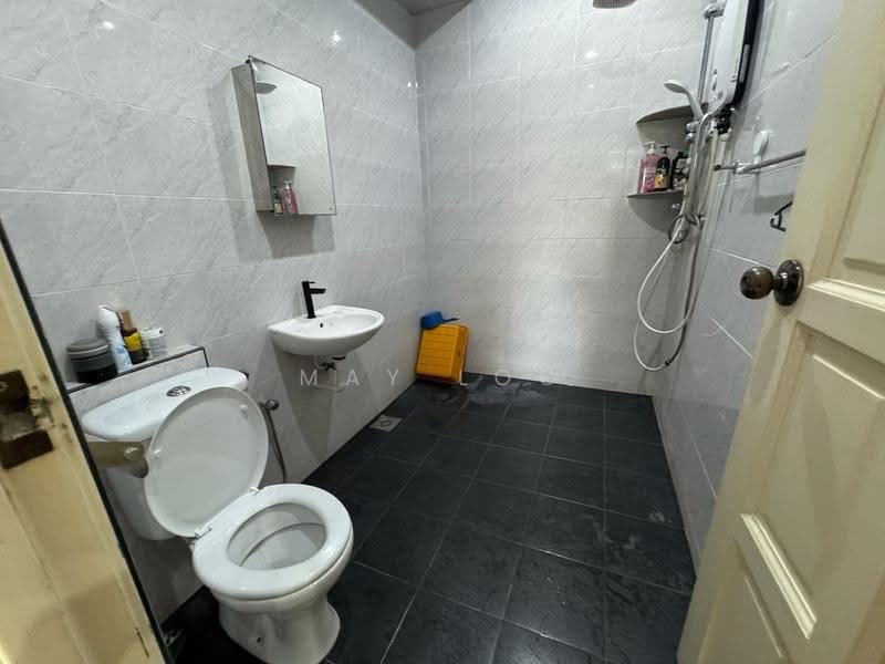 Bungalow House for Sale in Ipoh (Perak) - May Loo - Bathroom - PropertyGuru.com.my