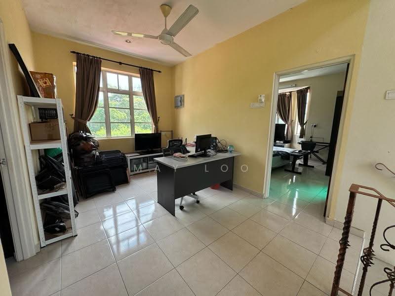 Bungalow House for Sale in Ipoh (Perak) - May Loo - Study - PropertyGuru.com.my