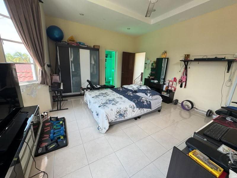 Bungalow House for Sale in Ipoh (Perak) - May Loo - Bedroom - PropertyGuru.com.my