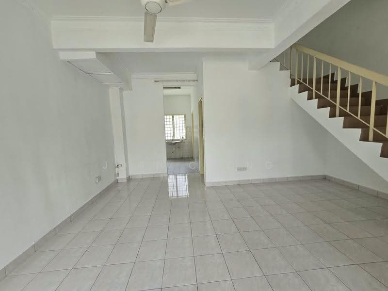 Rumah Teres 2-Tingkat untuk Dijual di TAMAN PUCHONG UTAMA (Puchong) - Josh Chong - Living Room - PropertyGuru.com.my