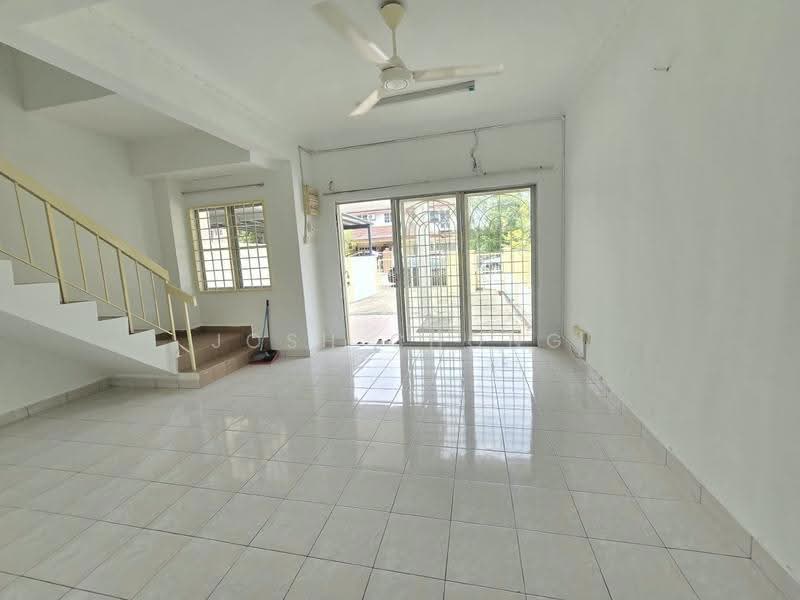 Rumah Teres 2-Tingkat untuk Dijual di TAMAN PUCHONG UTAMA (Puchong) - Josh Chong - Living Room - PropertyGuru.com.my