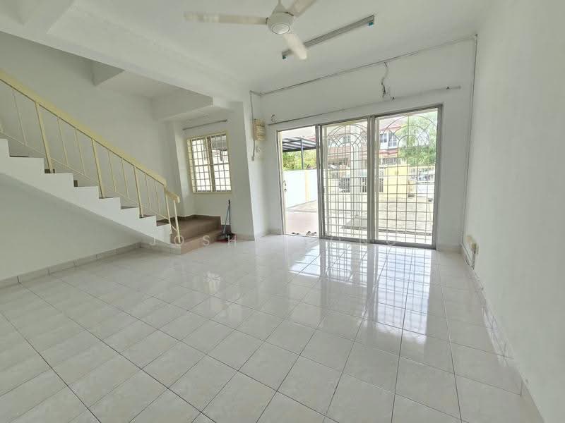 Rumah Teres 2-Tingkat untuk Dijual di TAMAN PUCHONG UTAMA (Puchong) - Josh Chong - Living Room - PropertyGuru.com.my