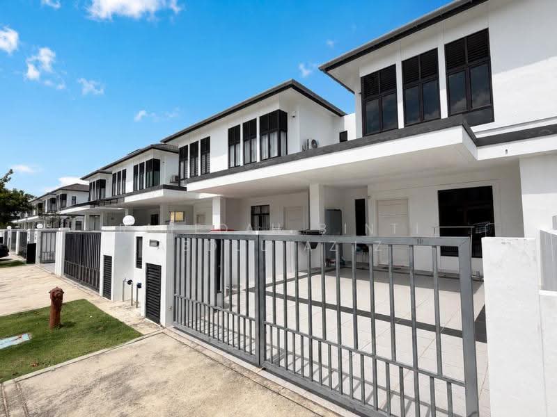Rumah Teres 2-Tingkat untuk Dijual di Eco Grandeur (Puncak Alam) - Rafedah Binti Abdul Aziz - Exterior - PropertyGuru.com.my