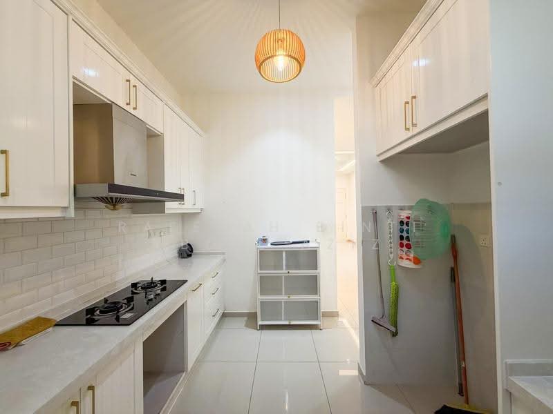Rumah Teres 2-Tingkat untuk Dijual di Eco Grandeur (Puncak Alam) - Rafedah Binti Abdul Aziz - Kitchen - PropertyGuru.com.my