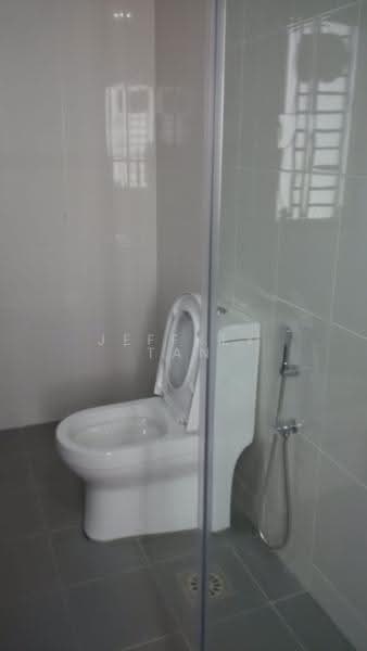 Rumah Teres 3-Tingkat untuk Dijual di Sunway Cassia (Batu Maung) - Jeffrey Tan - Bathroom - PropertyGuru.com.my