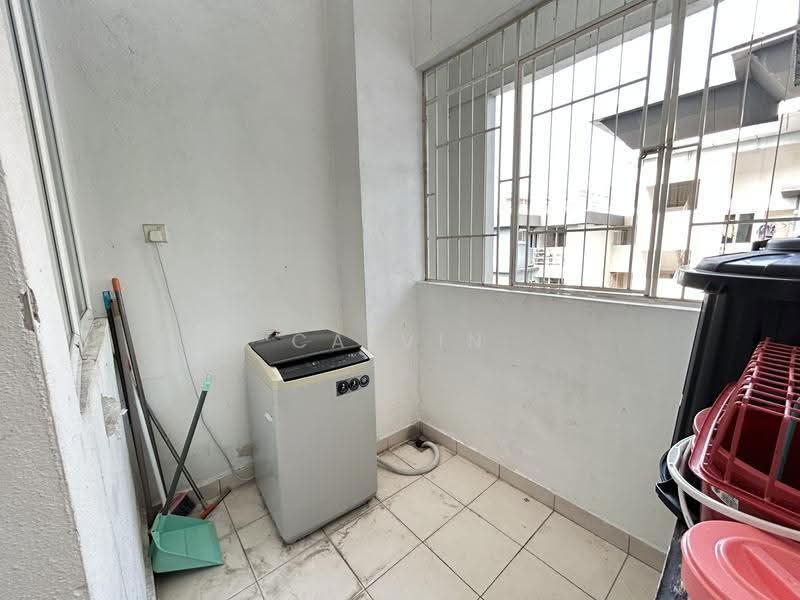 Kediaman Servis untuk Disewa di Subang Avenue - Calvin Hoh - Balcony - PropertyGuru.com.my