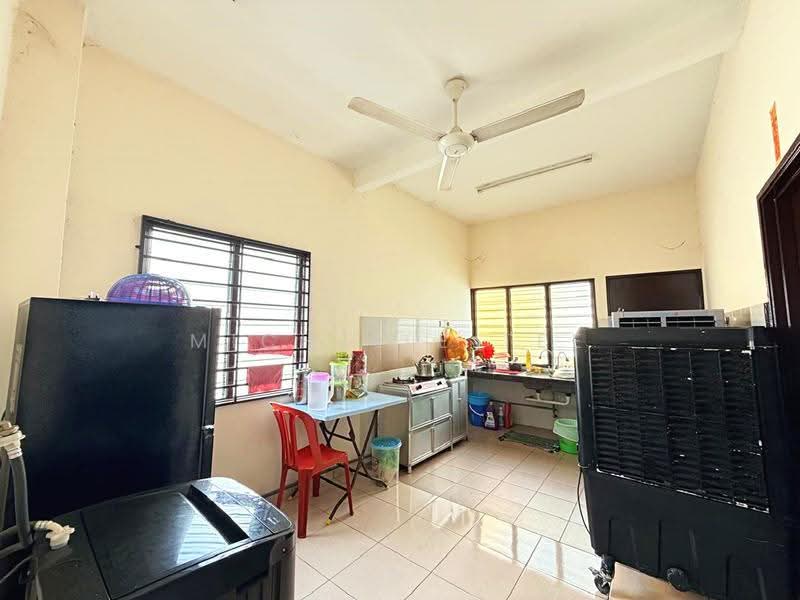 Rumah Teres 1-Tingkat untuk Dijual di Taman Pendamar Indah (Klang) - Michelle Tee - Kitchen - PropertyGuru.com.my