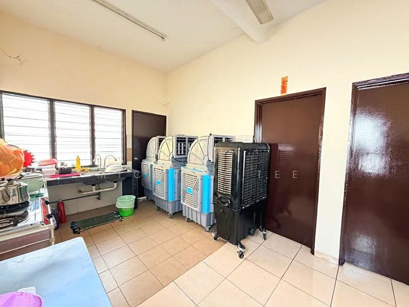 Rumah Teres 1-Tingkat untuk Dijual di Taman Pendamar Indah (Klang) - Michelle Tee - Kitchen - PropertyGuru.com.my