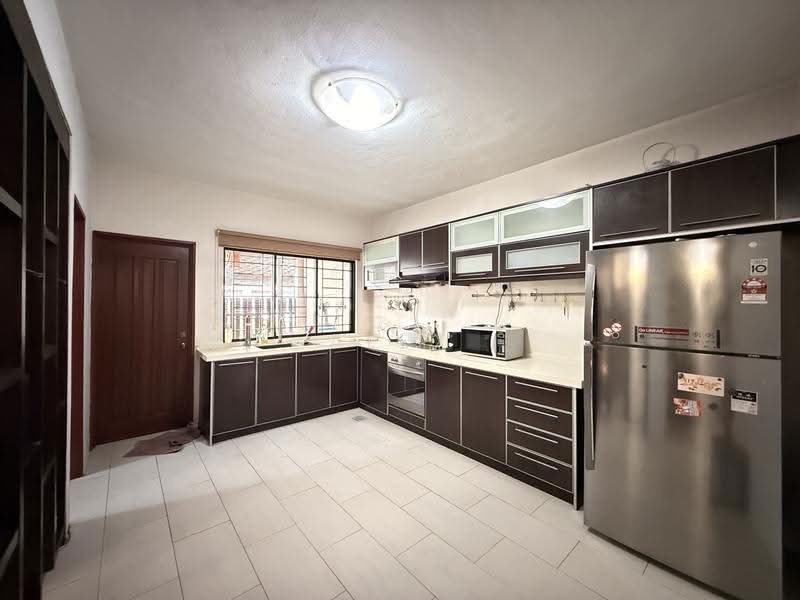 2-storey Terraced House for Sale in Taman Bukit Desa (Taman Desa) - Alex Loh - Kitchen - PropertyGuru.com.my
