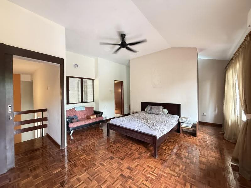2-storey Terraced House for Sale in Taman Bukit Desa (Taman Desa) - Alex Loh - Bedroom - PropertyGuru.com.my