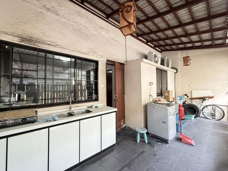 2-storey Terraced House for Sale in Taman Bukit Desa (Taman Desa) - Alex Loh - Kitchen - PropertyGuru.com.my