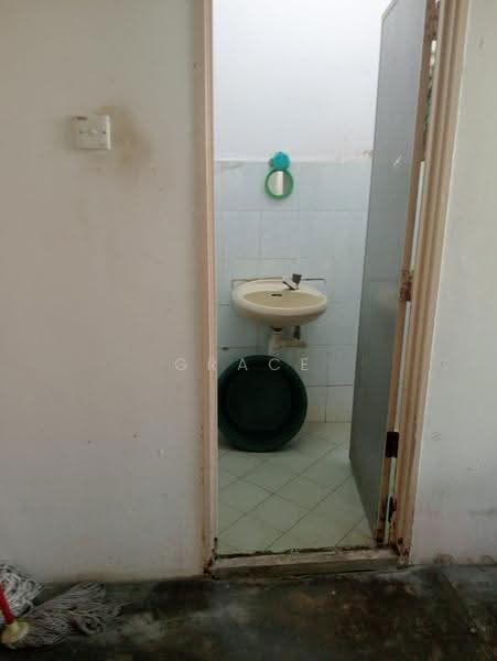 Kondominium untuk Dijual di Skudai Villa - Grace Ng - Bathroom - PropertyGuru.com.my