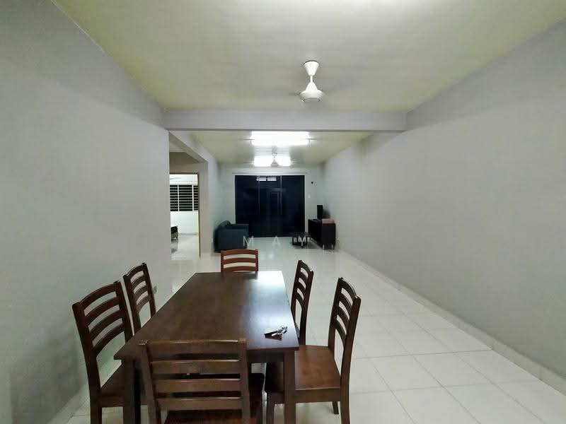 Condominium for Rent at Putra Villa - May Tai - Dining Room - PropertyGuru.com.my