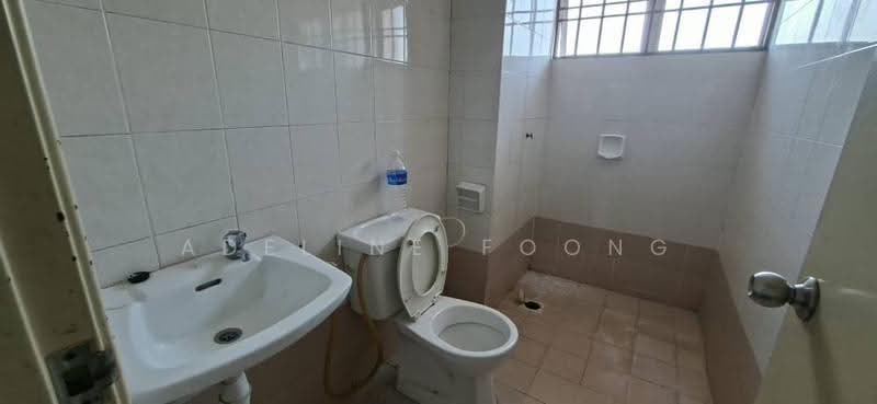 Terraced House for Rent in Bandar Botanic (Klang) - Adeline Foong - Bathroom - PropertyGuru.com.my
