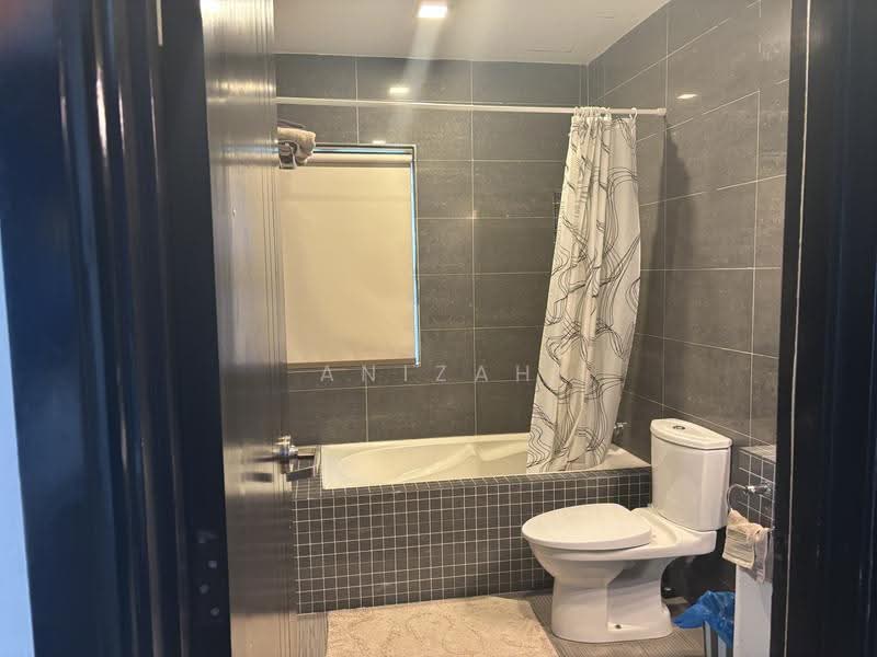 Kondominium untuk Disewa di Mayang Court - Anizah Abdullah - Bathroom - PropertyGuru.com.my
