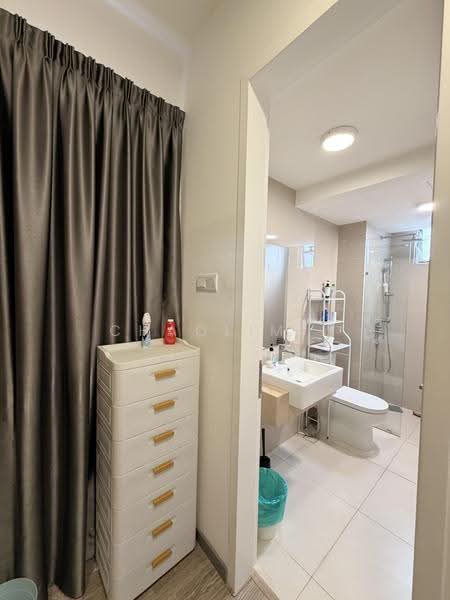 Kediaman Servis untuk Dijual di United Point (Residensi Berpadu) - ChaoLim . - Bathroom - PropertyGuru.com.my