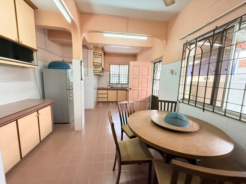 2-storey Terraced House for Rent in Taman Bukit Melaka (Bukit Baru) - Ramona Tan - Kitchen - PropertyGuru.com.my