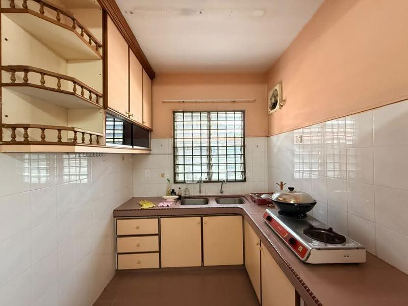 2-storey Terraced House for Rent in Taman Bukit Melaka (Bukit Baru) - Ramona Tan - Kitchen - PropertyGuru.com.my