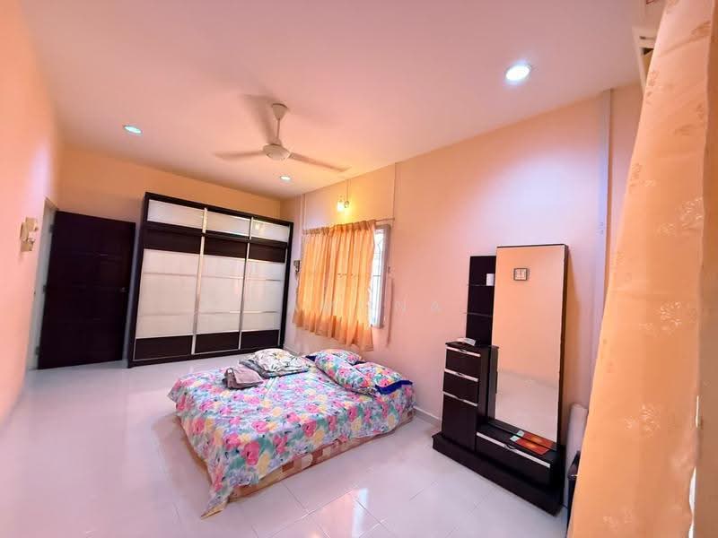 2-storey Terraced House for Rent in Taman Bukit Melaka (Bukit Baru) - Ramona Tan - Bedroom - PropertyGuru.com.my