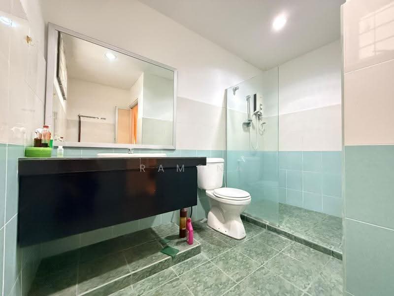 2-storey Terraced House for Rent in Taman Bukit Melaka (Bukit Baru) - Ramona Tan - Bathroom - PropertyGuru.com.my