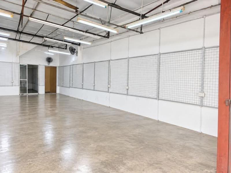 Shop for Rent in Kuala Kangsar (Perak) - Ivan Tai - Interior - PropertyGuru.com.my