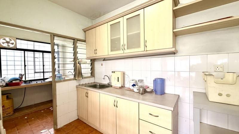 Pangsapuri untuk Dijual di SD Tiara Apartment - Vincent Tan - Kitchen - PropertyGuru.com.my