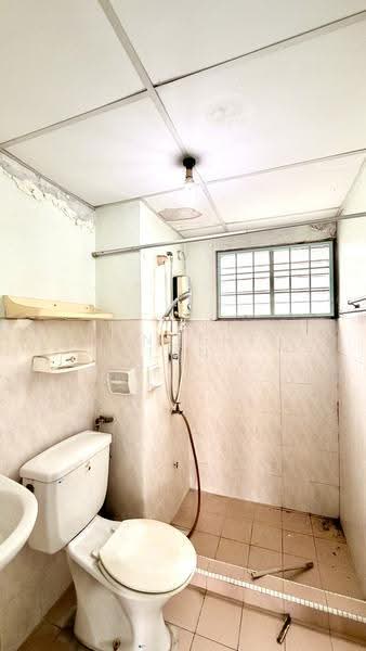 Pangsapuri untuk Dijual di SD Tiara Apartment - Vincent Tan - Bathroom - PropertyGuru.com.my