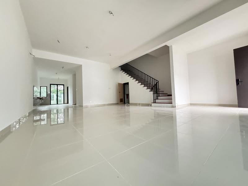 2-storey Terraced House for Sale in Bandar Kinrara (Selangor) - Steve Chong - Living Room - PropertyGuru.com.my