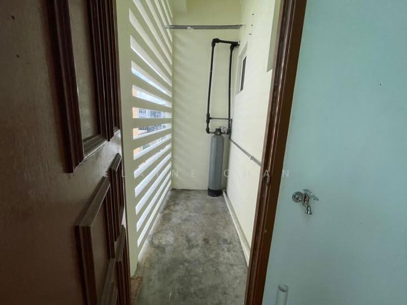 Kedai untuk Disewa di Taman Molek (Johor Bahru) - Elaine Chan - Balcony - PropertyGuru.com.my