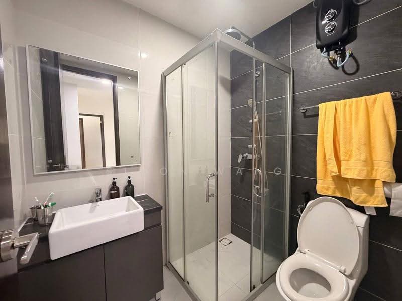 Kondominium untuk Dijual di Bay Point @ Country Garden Danga Bay - Simon Wang - Bathroom - PropertyGuru.com.my