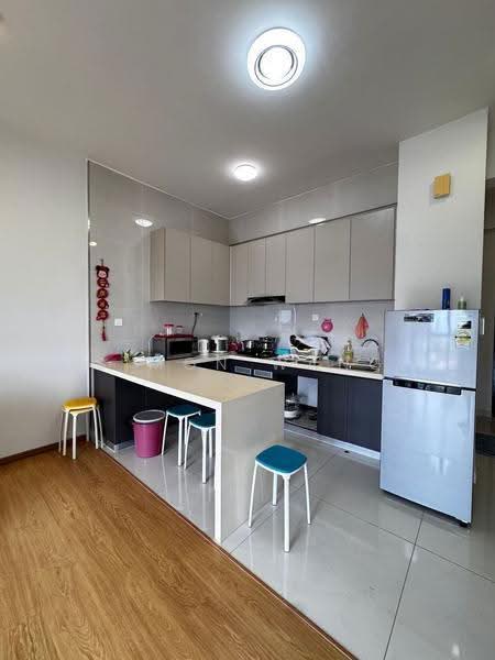 Kondominium untuk Dijual di Bay Point @ Country Garden Danga Bay - Simon Wang - Kitchen - PropertyGuru.com.my