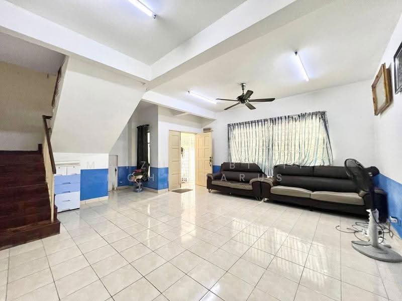 2-storey Terraced House for Sale in Bandar Tasik Kesuma (Beranang) - Maizura binti Mohd Darus - Living Room - PropertyGuru.com.my