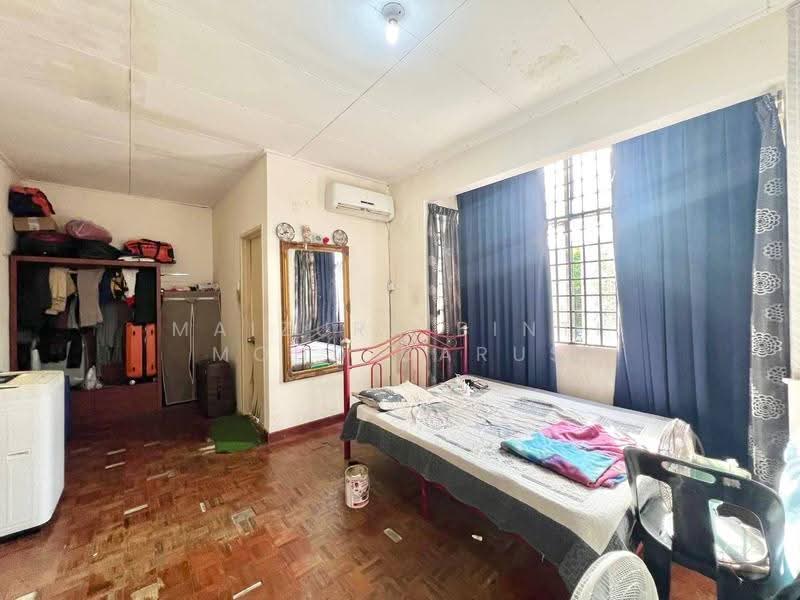 2-storey Terraced House for Sale in Bandar Tasik Kesuma (Beranang) - Maizura binti Mohd Darus - Bedroom - PropertyGuru.com.my