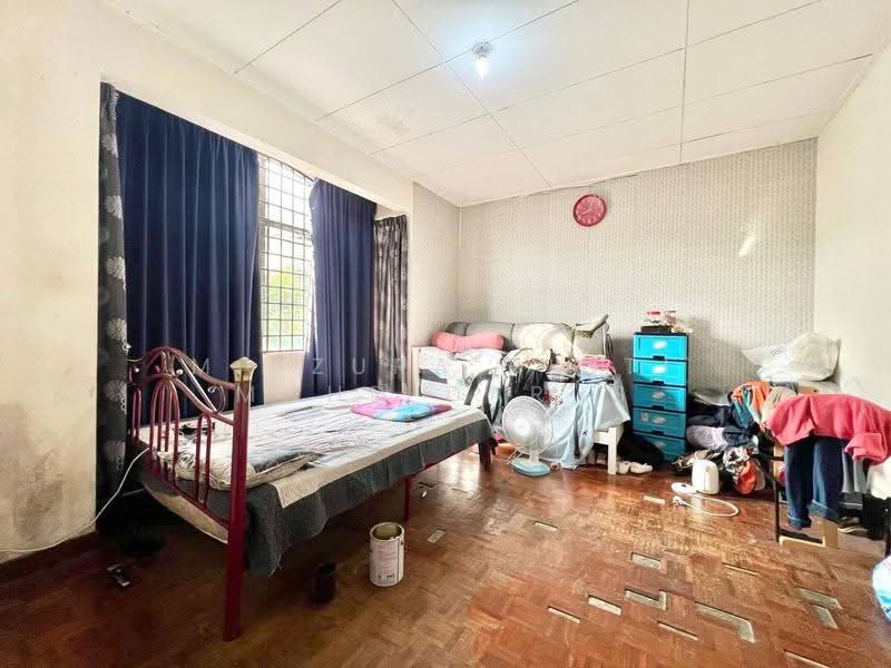 2-storey Terraced House for Sale in Bandar Tasik Kesuma (Beranang) - Maizura binti Mohd Darus - Bedroom - PropertyGuru.com.my