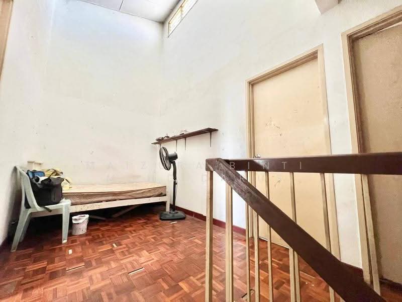 2-storey Terraced House for Sale in Bandar Tasik Kesuma (Beranang) - Maizura binti Mohd Darus - Bedroom - PropertyGuru.com.my