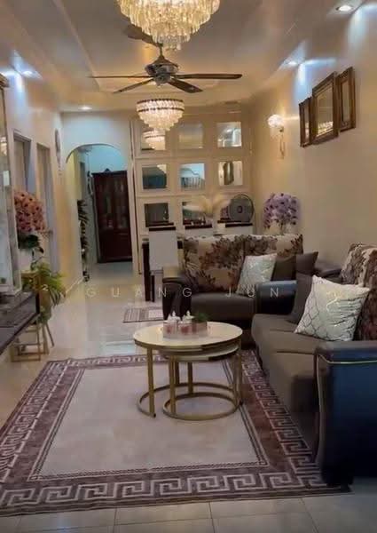 Rumah Teres 1-Tingkat untuk Dijual di Taman Megah Ria (Masai) - Guang Jun Loh - Living Room - PropertyGuru.com.my