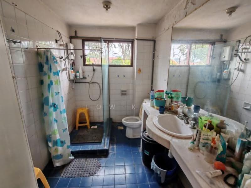 2-storey Terraced House for Sale in SS 23, Taman Sea (Petaling Jaya) - Low Kai Seng - Bathroom - PropertyGuru.com.my