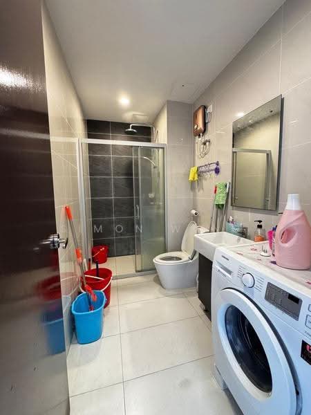 Kondominium untuk Dijual di Bay Point @ Country Garden Danga Bay - Simon Wang - Bathroom - PropertyGuru.com.my