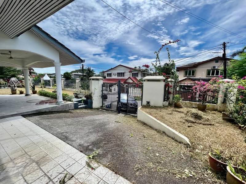 Bungalow House for Sale in Ampang Jaya (Ampang) - Mohammad Azizi - Exterior - PropertyGuru.com.my