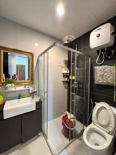 Condominium for Sale at Amberside @ Country Garden Danga Bay - Simon Wang - Bathroom - PropertyGuru.com.my