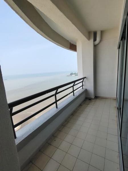 Kondominium untuk Disewa di Ocean Palms Condominium - Vincy How - Balcony - PropertyGuru.com.my