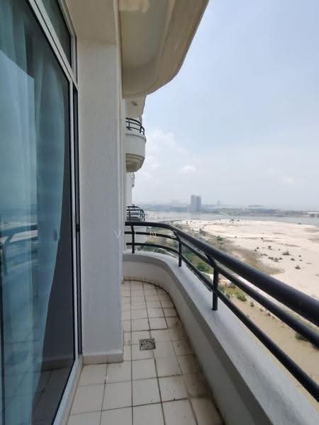 Kondominium untuk Disewa di Ocean Palms Condominium - Vincy How - Balcony - PropertyGuru.com.my