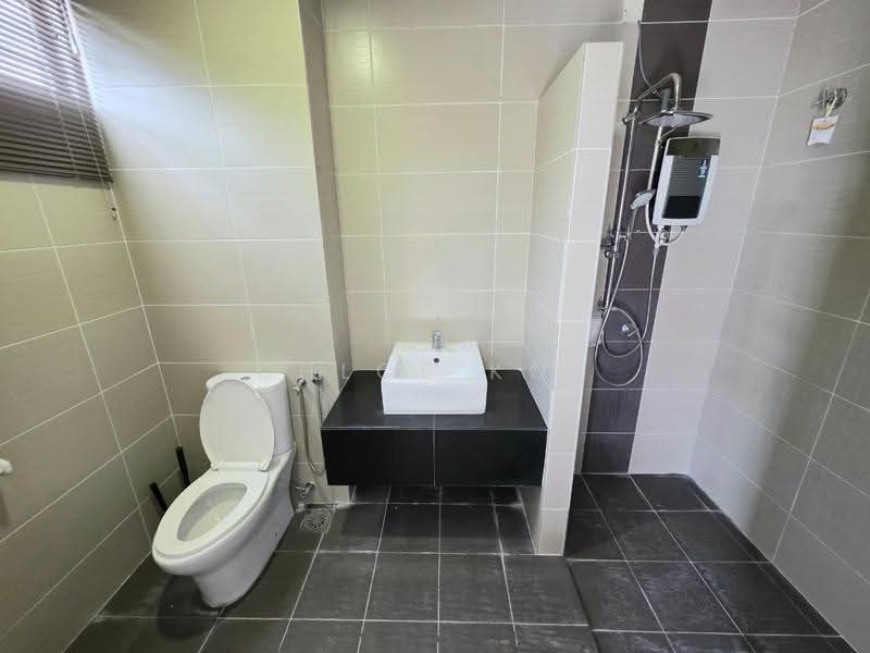Rumah Teres 2-Tingkat untuk Dijual di Rawang (Selangor) - Chloe Kok - Bathroom - PropertyGuru.com.my