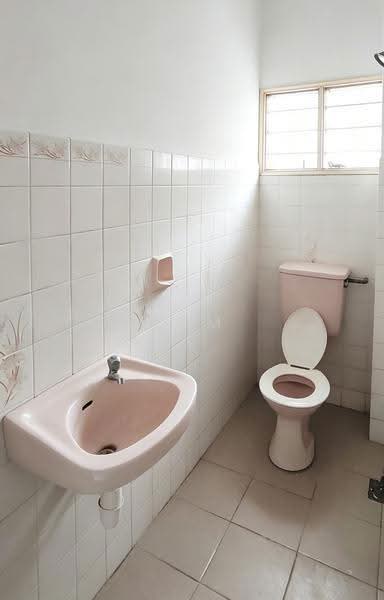 Rumah Teres untuk Dijual di Usj 3 (Subang Jaya) - Tom Ting - Bathroom - PropertyGuru.com.my