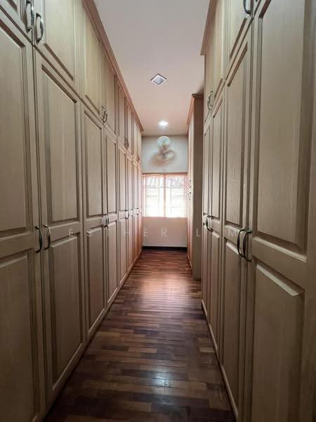 Banglo Pautan untuk Dijual di Seksyen 11 (Kota Damansara) - Esther Lim - Corridor - PropertyGuru.com.my