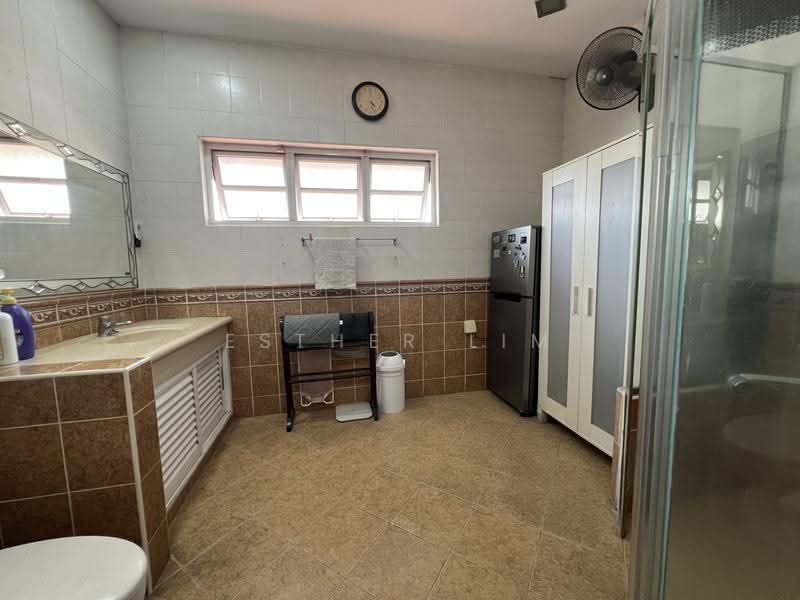 Banglo Pautan untuk Dijual di Seksyen 11 (Kota Damansara) - Esther Lim - Bathroom - PropertyGuru.com.my