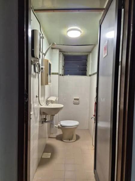 Pangsapuri untuk Dijual di Medan Intan - Jessica Lim - Bathroom - PropertyGuru.com.my