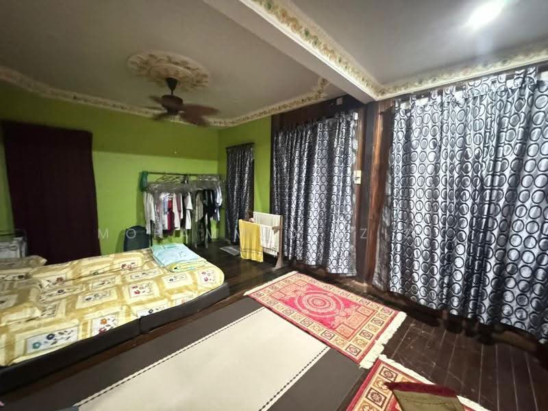 Bungalow House untuk Dijual di Taman Ghulam (Cukai) - Mohammad Azizi - Bedroom - PropertyGuru.com.my
