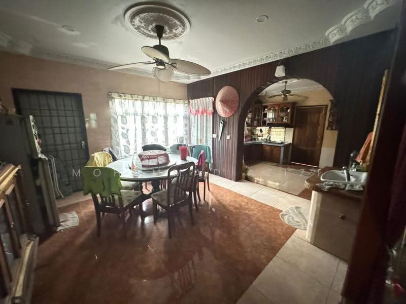 Bungalow House untuk Dijual di Taman Ghulam (Cukai) - Mohammad Azizi - Dining Room - PropertyGuru.com.my