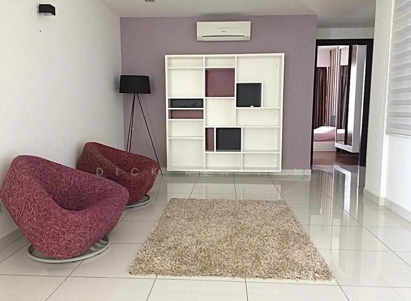 Kondominium untuk Dijual di Gurney Paragon - Dick Ken Tan - Living Room - PropertyGuru.com.my